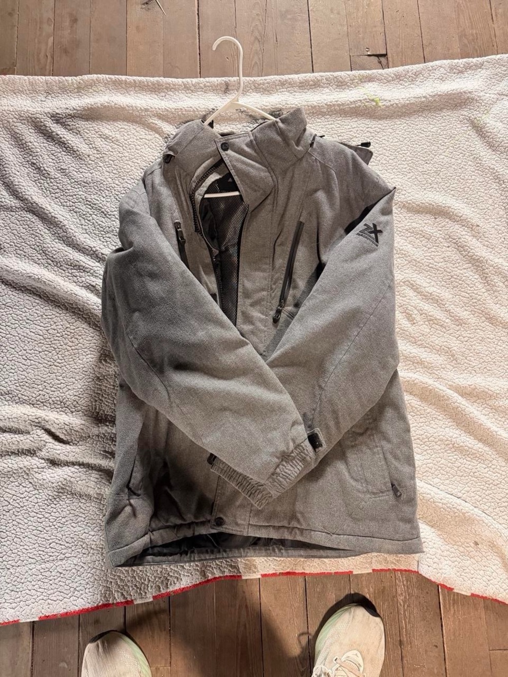 Men's Gray Insulated Jacket with Hood - Sporty Shell